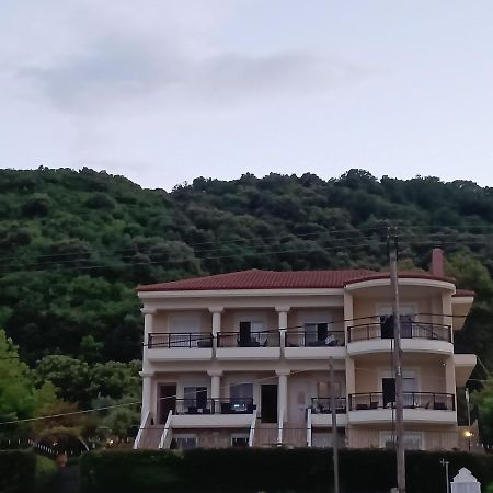 Perdikis Apartments - Paliouria Kokkino Nero Bagian luar foto