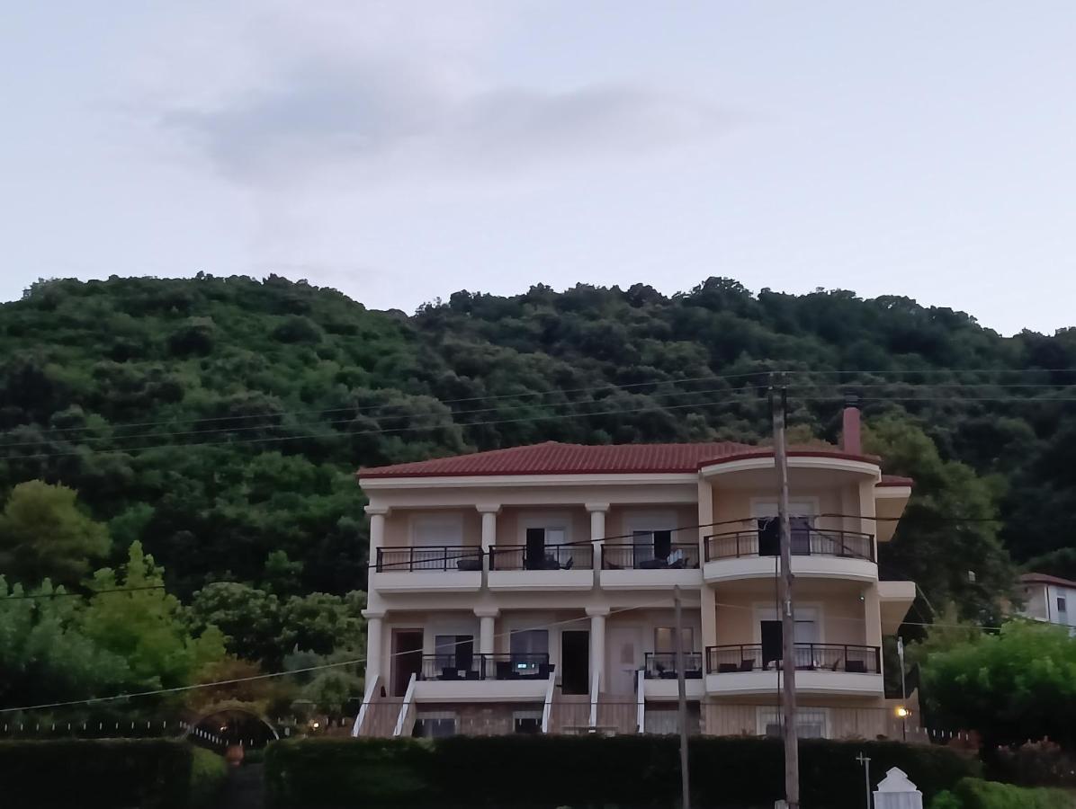 Perdikis Apartments - Paliouria Kokkino Nero Bagian luar foto