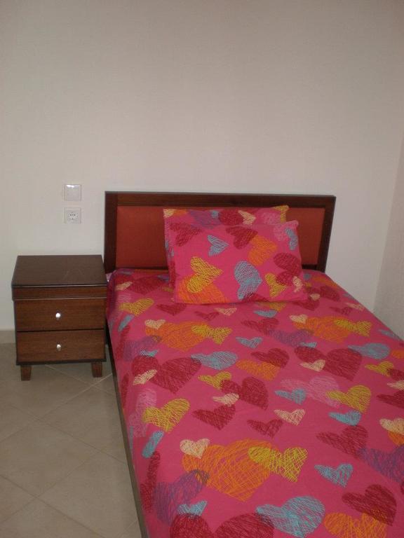 Perdikis Apartments - Paliouria Kokkino Nero Bagian luar foto