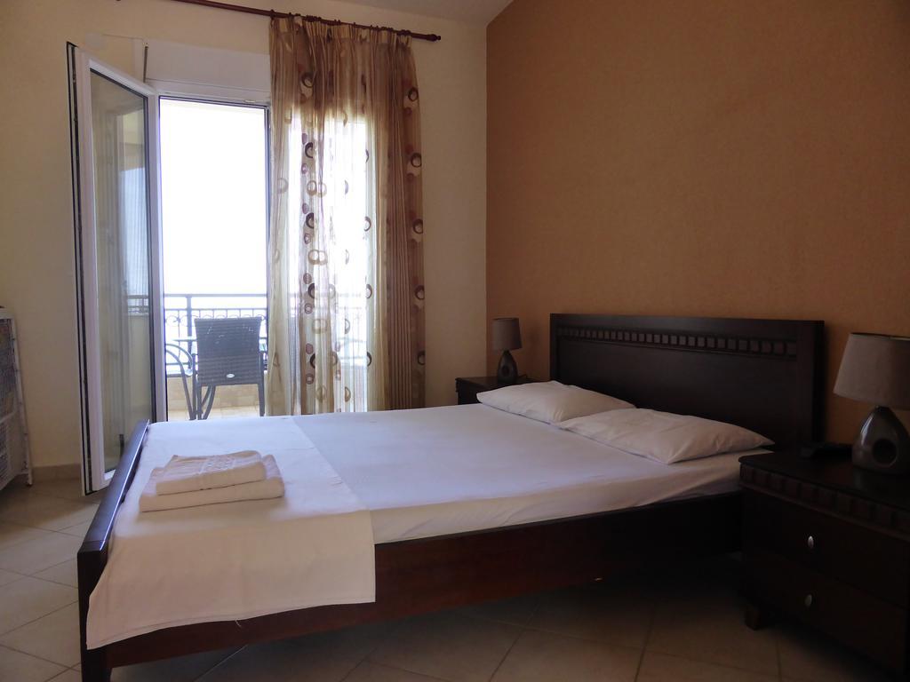 Perdikis Apartments - Paliouria Kokkino Nero Bagian luar foto